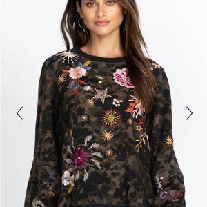 Johnny Was Celestin Side Slit Sweatshirt L Boho Embroidered Constellation Floral